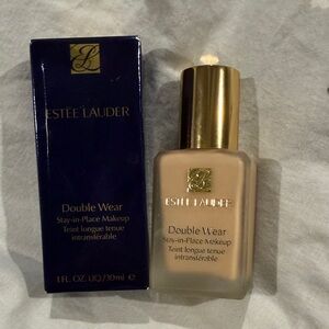 Estee Lauder Double Wear Foundation - 1W2 Sand. Original Formula